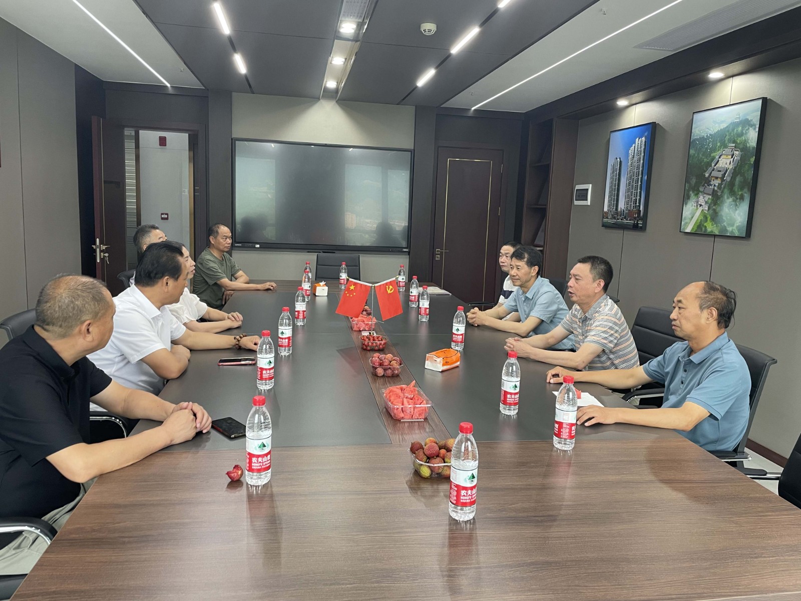 易順建工集團(tuán)有限公司榮獲南平市企業(yè)與企業(yè)家聯(lián)合會(huì)四屆理事會(huì)“常務(wù)副會(huì)長”榮譽(yù)稱號